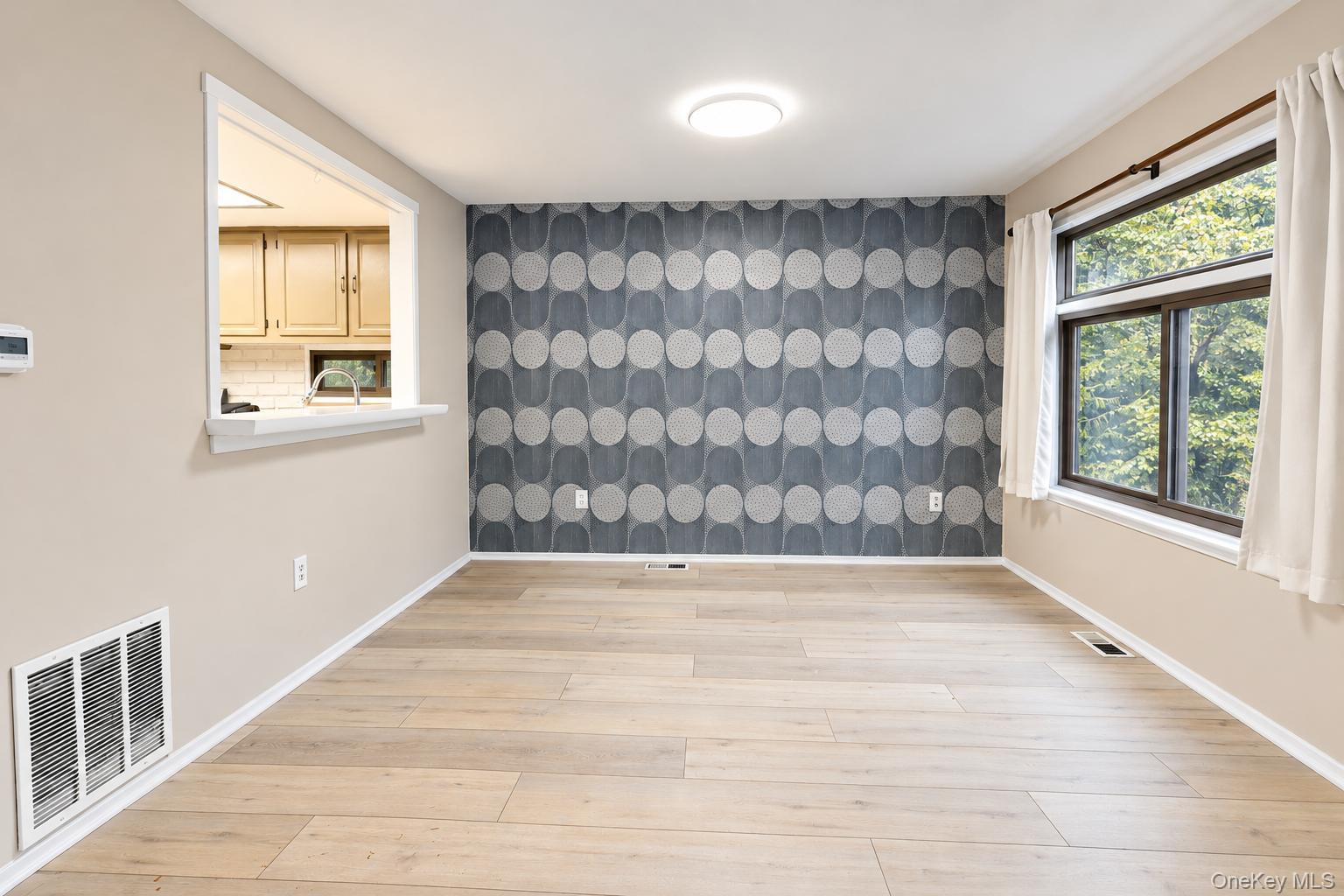 83 Treetop Circle – For Sale photo 4