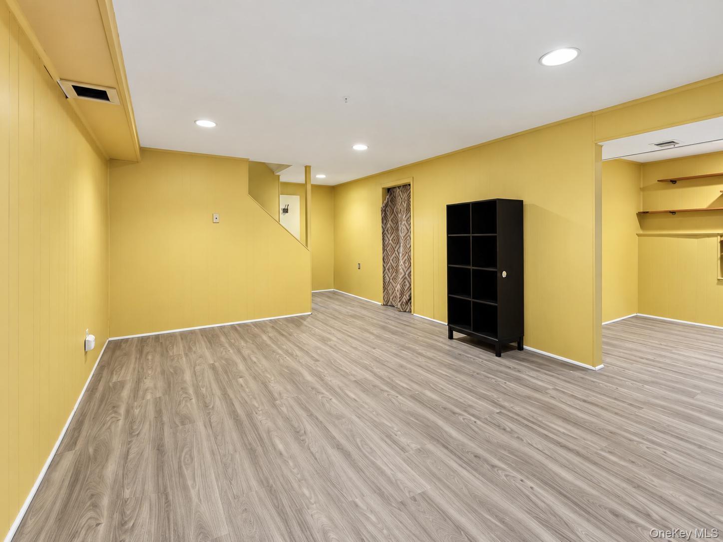 83 Treetop Circle – For Sale photo 16