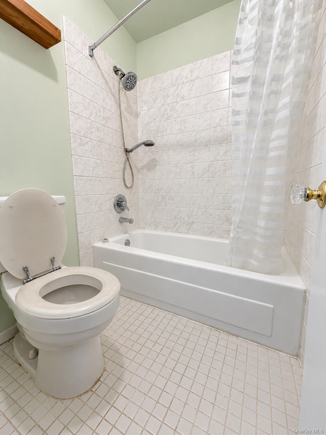 83 Treetop Circle – For Sale photo 14