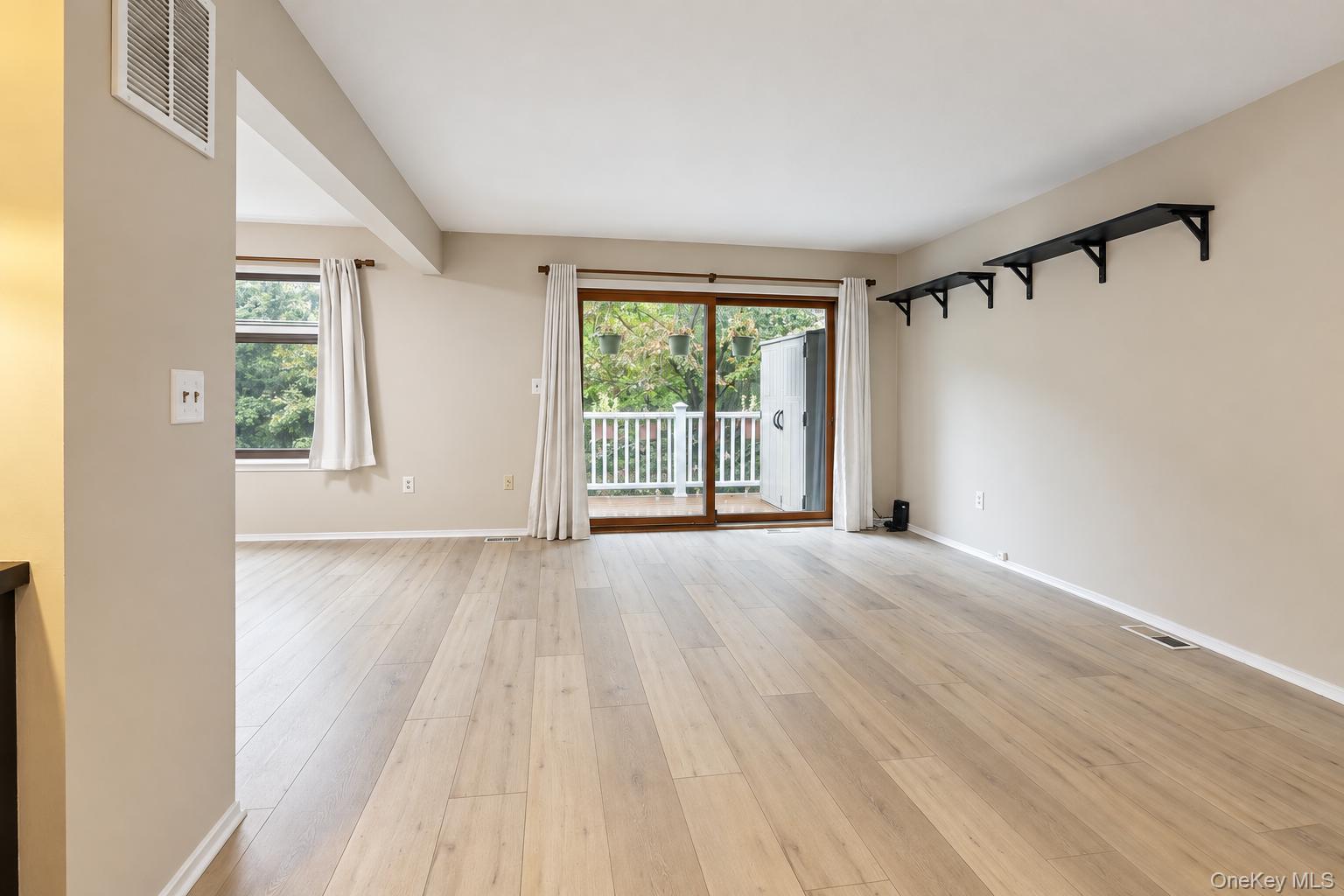 83 Treetop Circle – For Sale photo 3