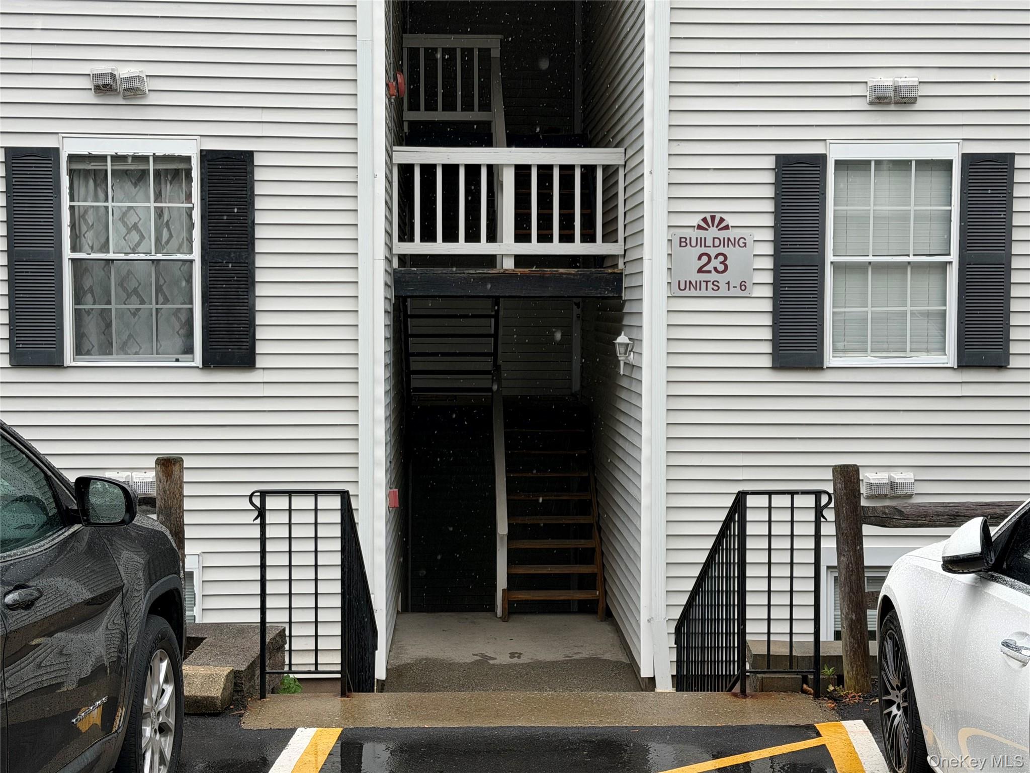 23 Lexington Hill, Unit 2