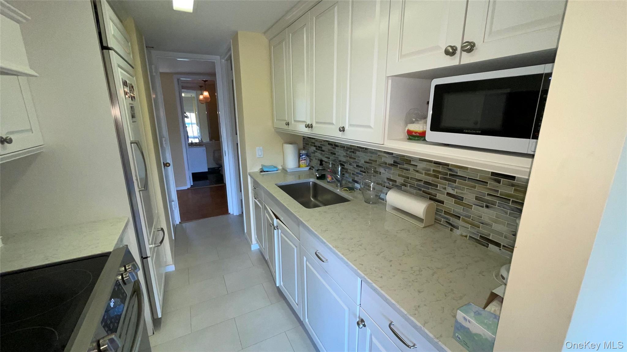 111 Cherry Valley Avenue, Unit 702 W photo 12