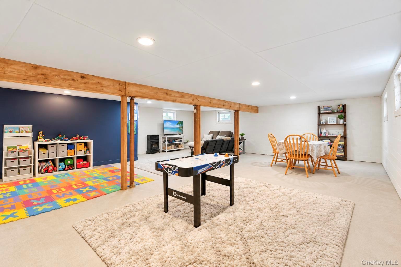 7 Centerview Trail – For Sale photo 18