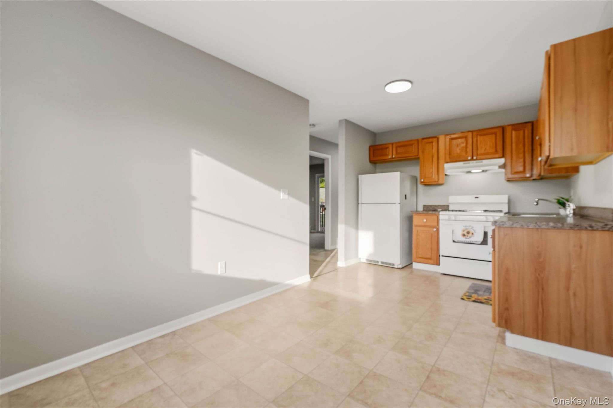 2740 South Road, Unit H6 photo 14