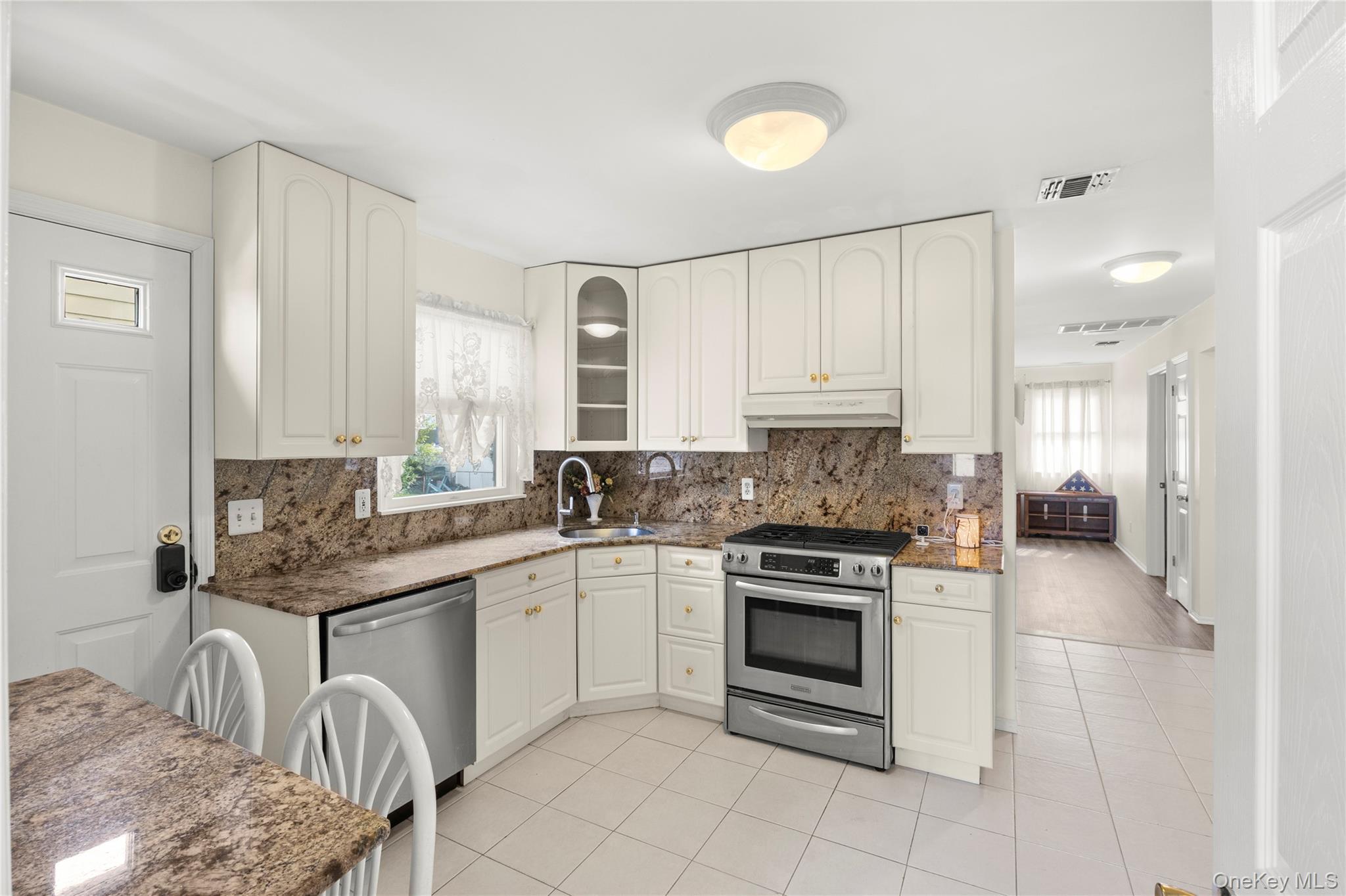 1079 Van Buren Avenue – For Sale photo 6