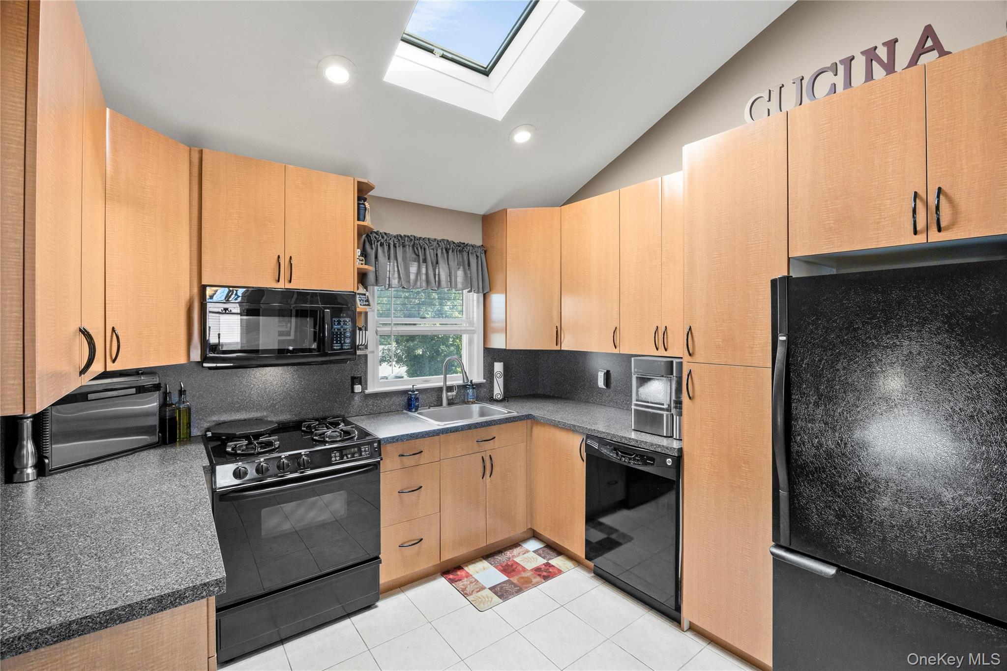 1079 Van Buren Avenue – For Sale photo 21