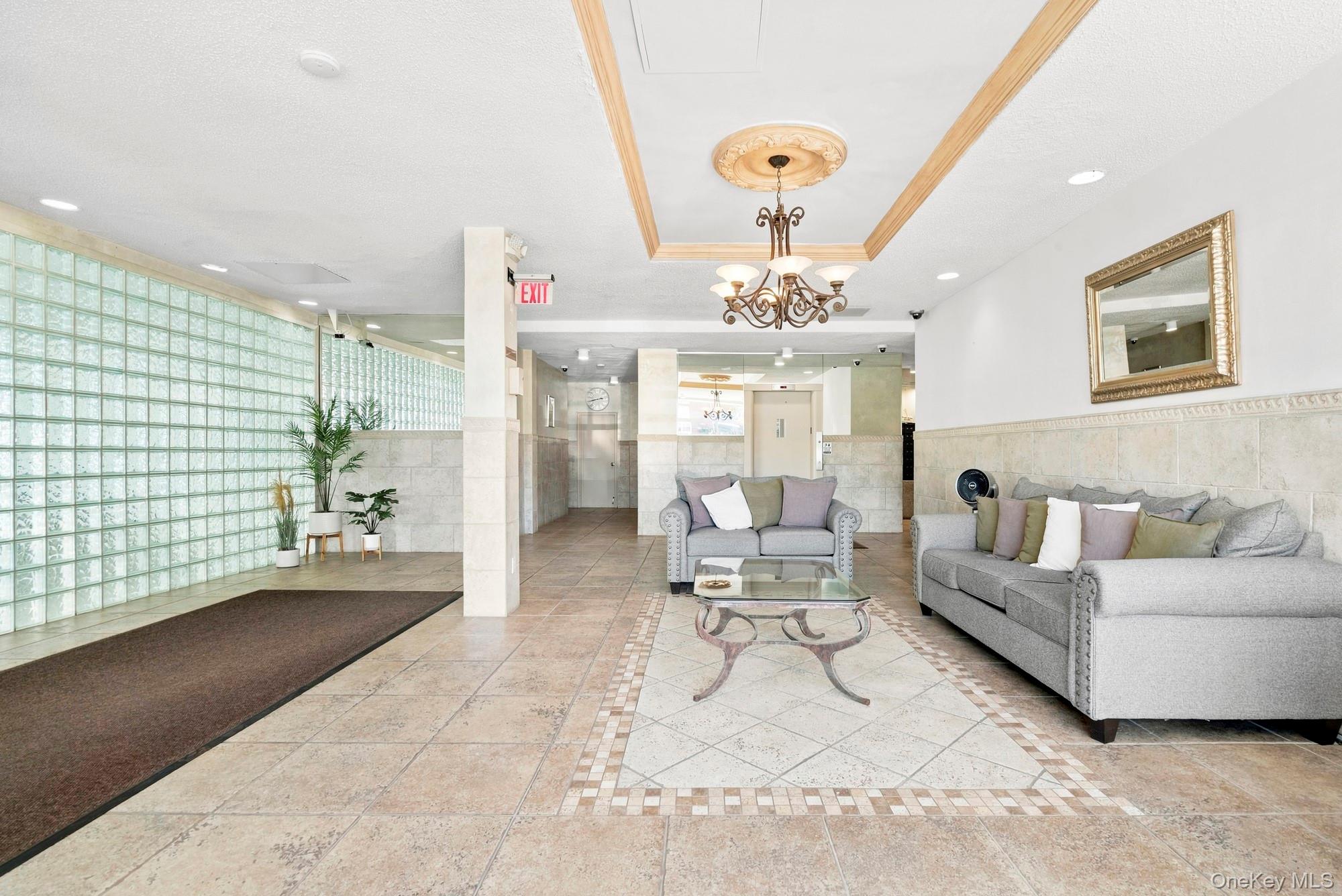333 E Broadway, Unit 2D photo 17