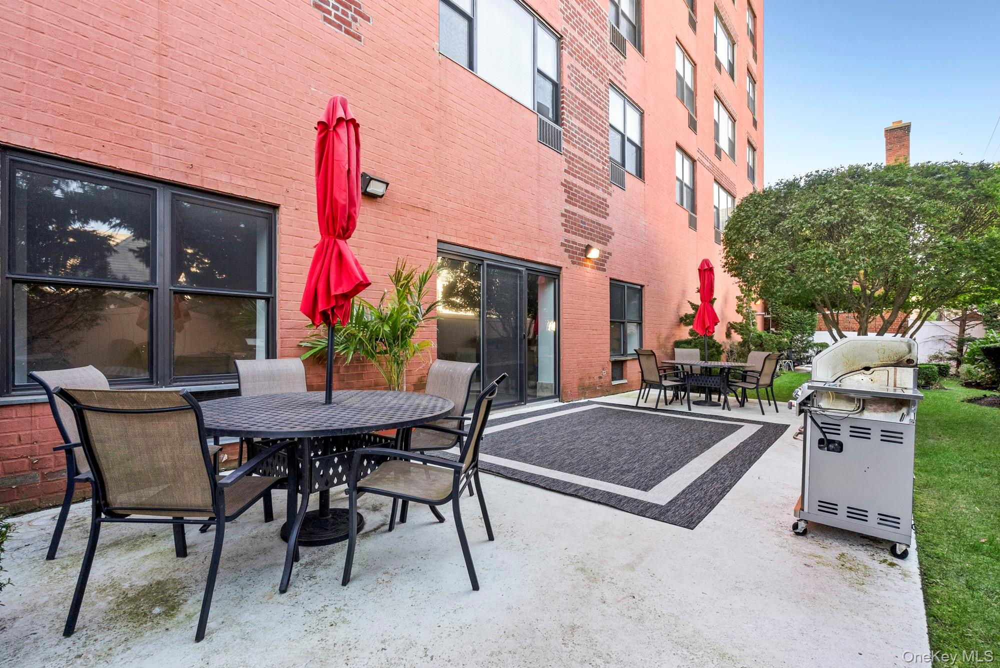 333 E Broadway, Unit 2D photo 19