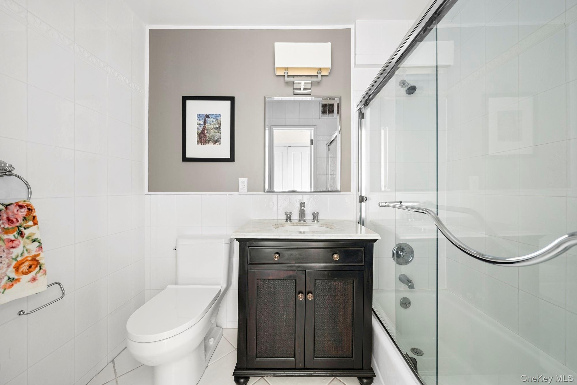 333 E Broadway, Unit 2D photo 15