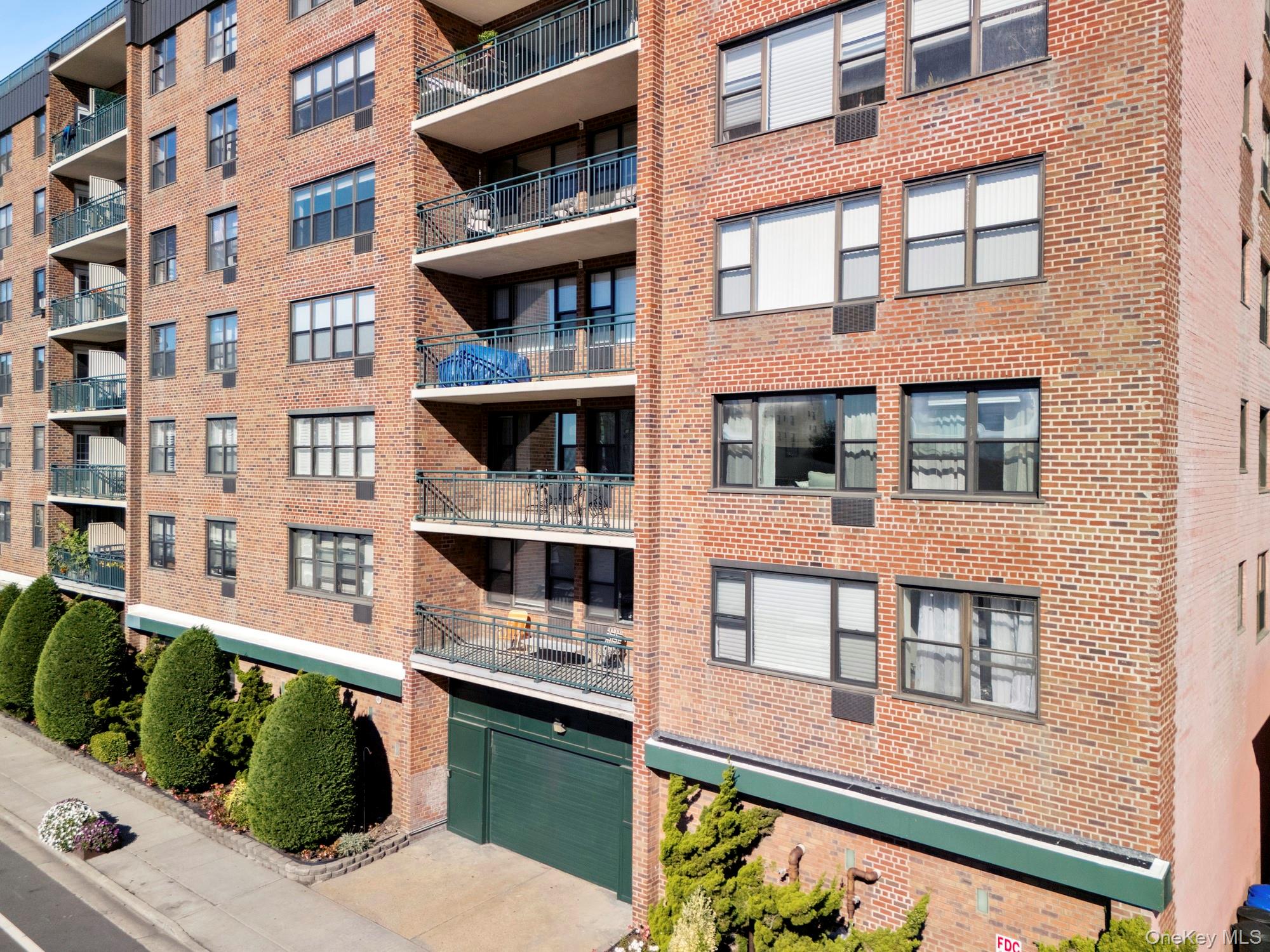 333 E Broadway, Unit 2D photo 24