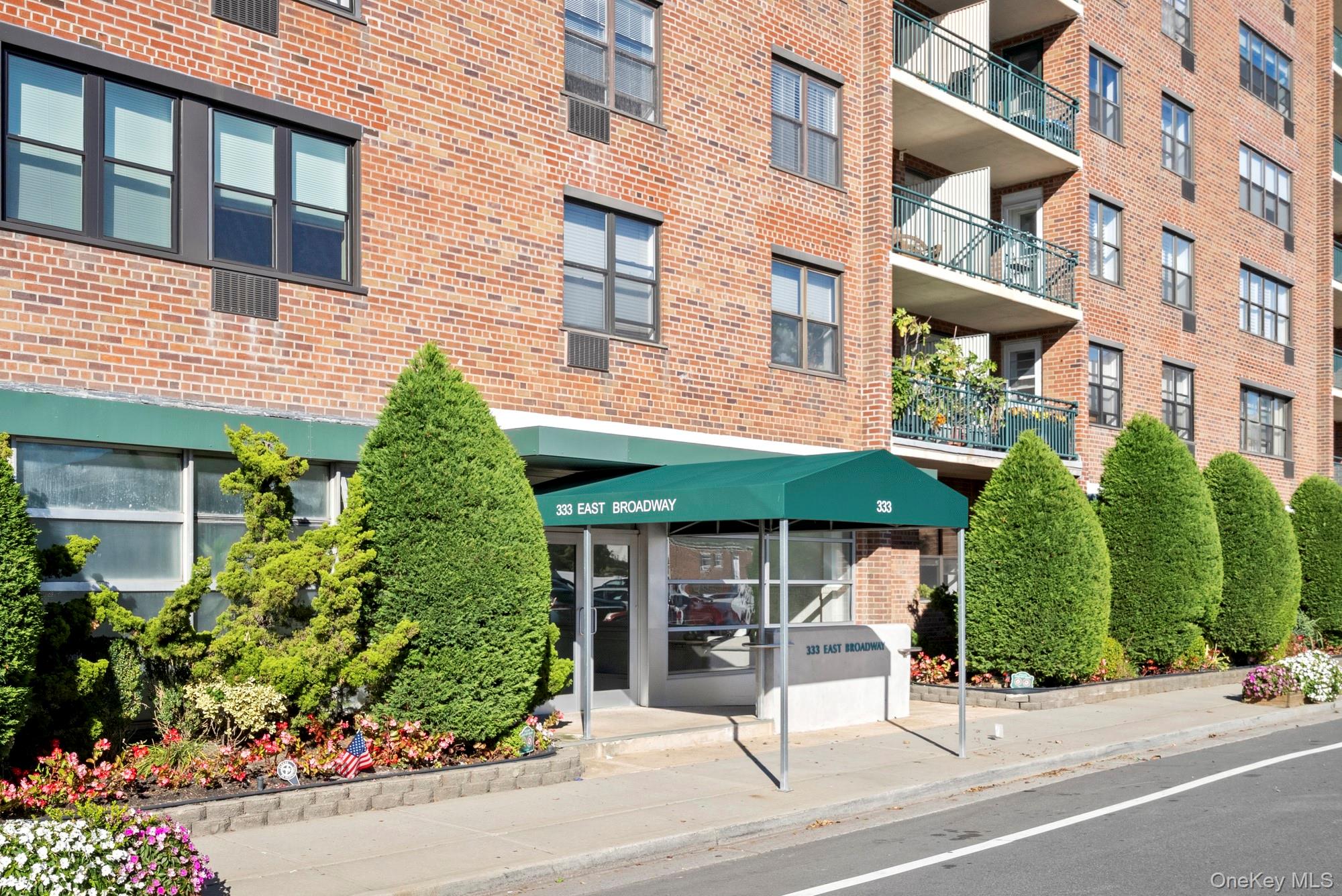 333 E Broadway, Unit 2D photo 21