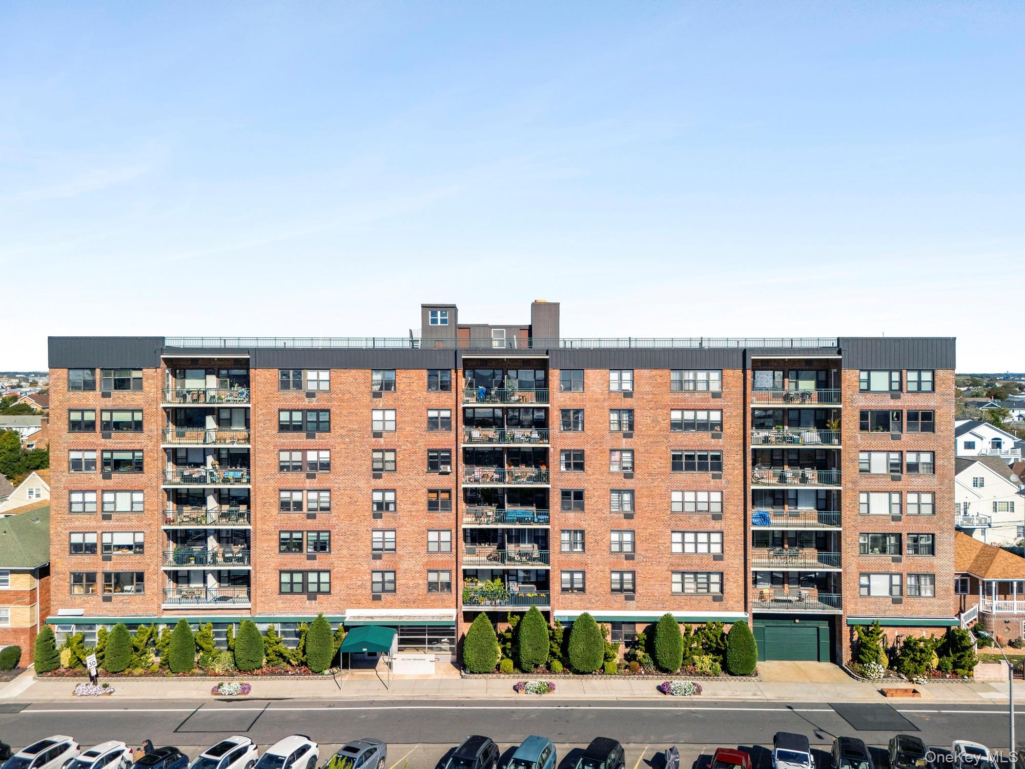 333 E Broadway, Unit 2D photo 23