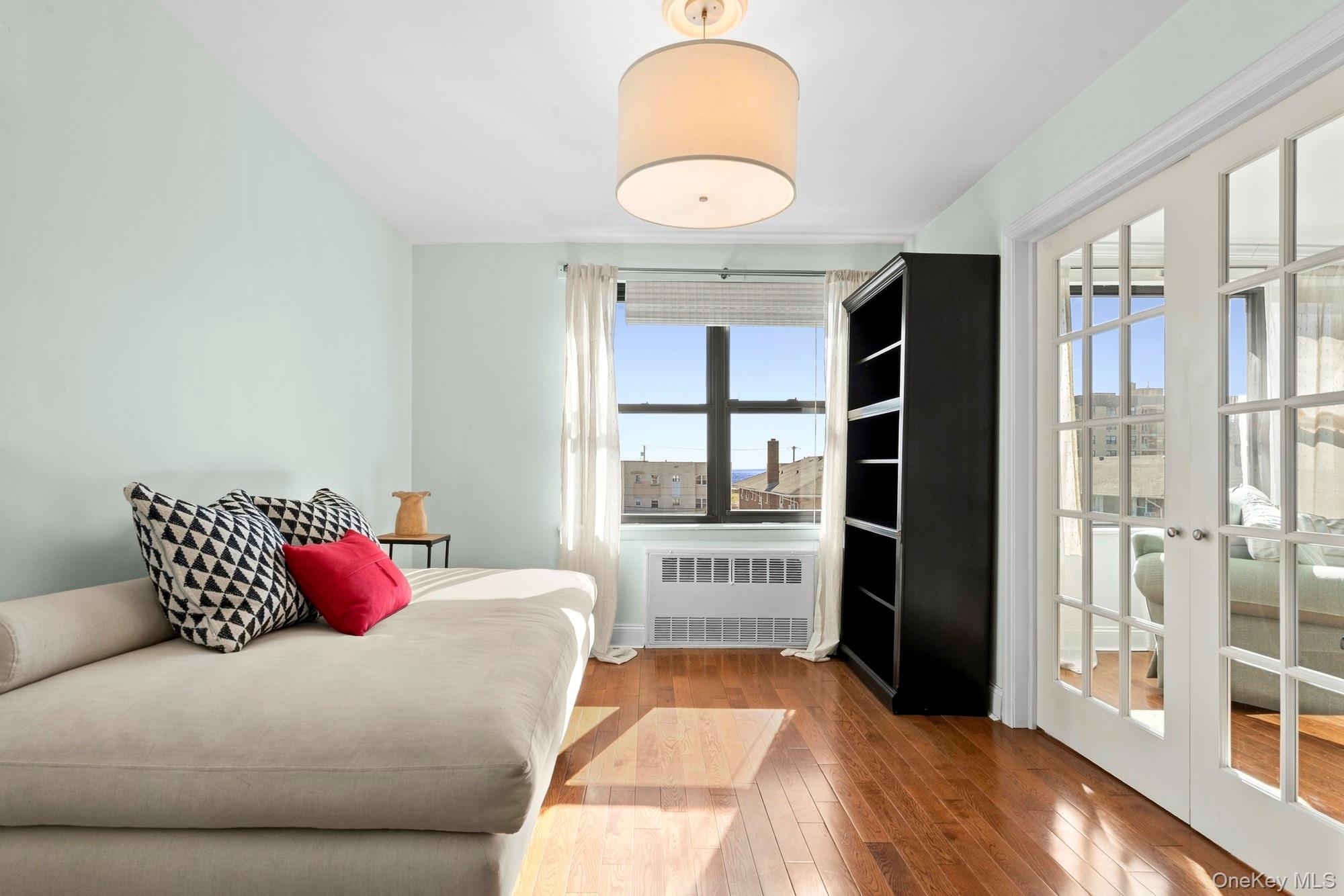 333 E Broadway, Unit 2D photo 7