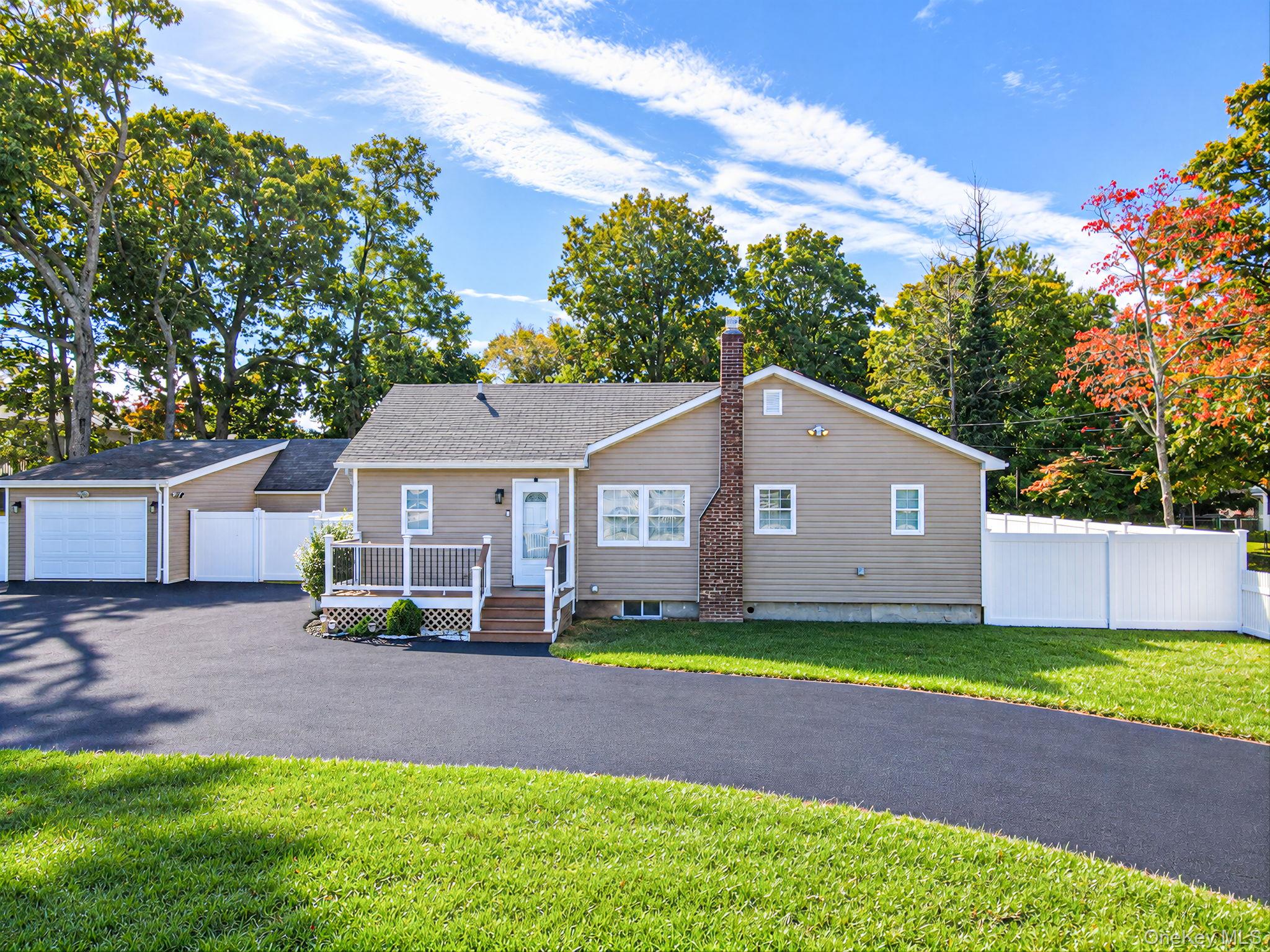 207 Laurelton Drive – For Sale