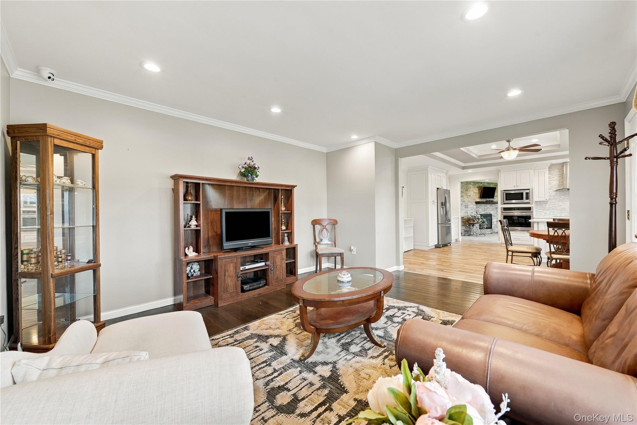 564 Middle Street – For Sale photo 6