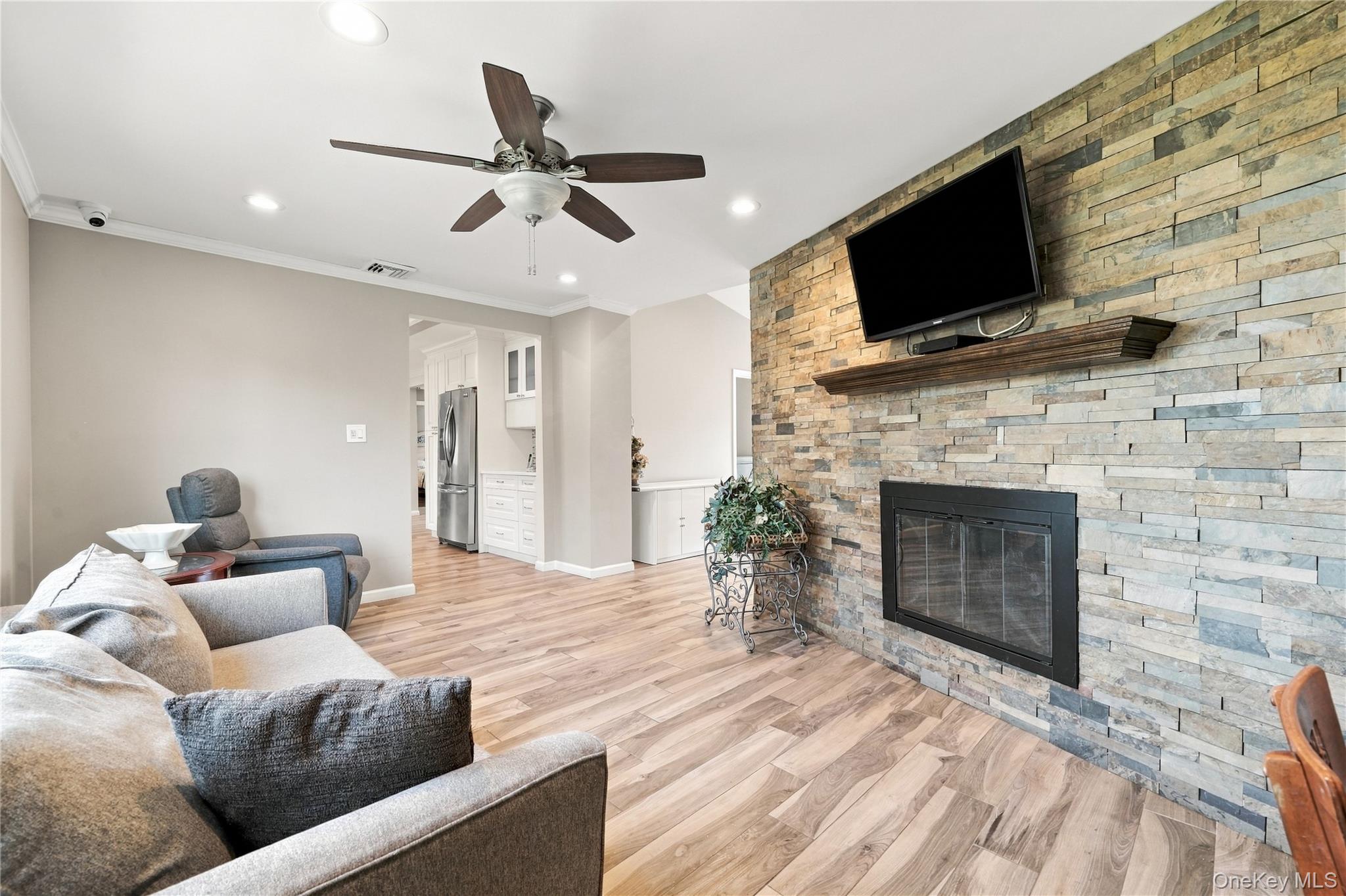 564 Middle Street – For Sale photo 16
