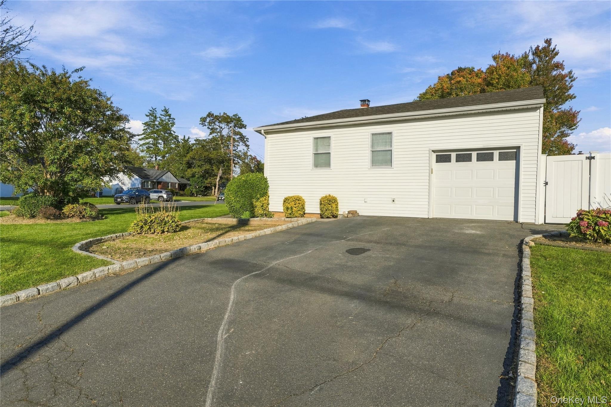 564 Middle Street – For Sale photo 34