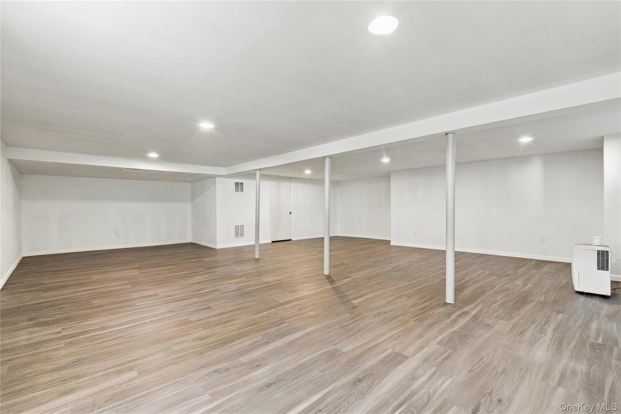 564 Middle Street – For Sale photo 27