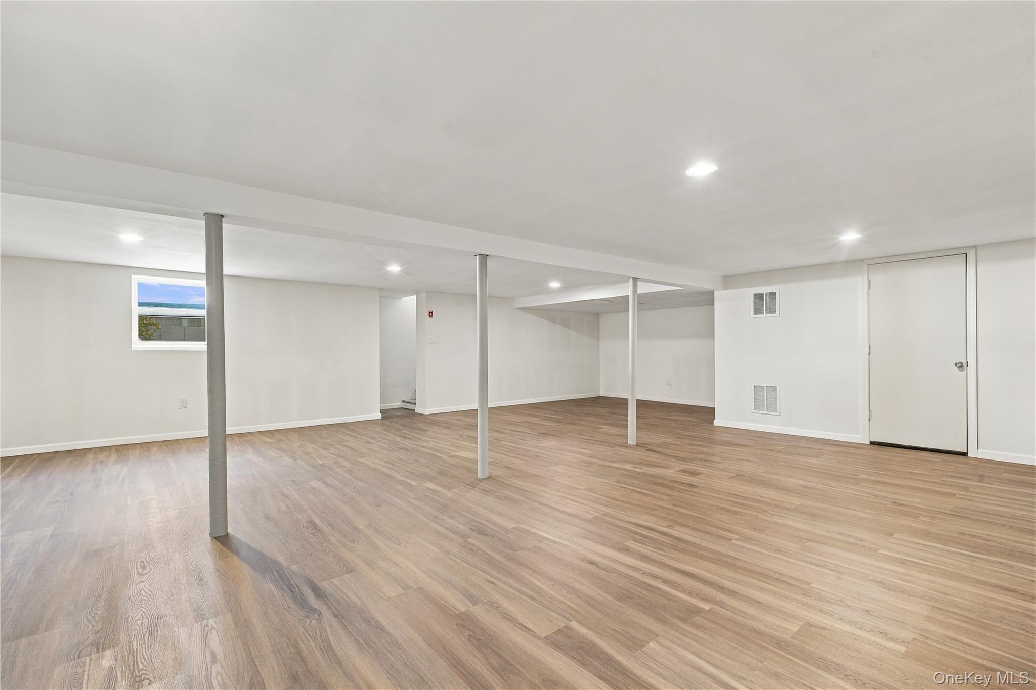 564 Middle Street – For Sale photo 28