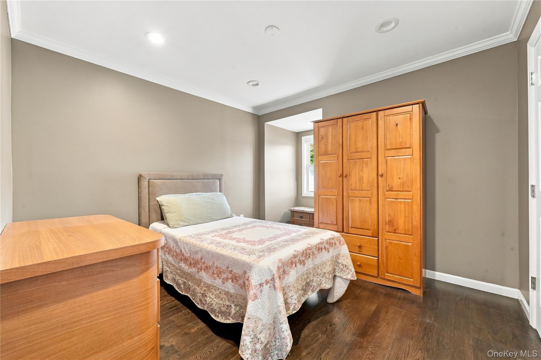 564 Middle Street – For Sale photo 22