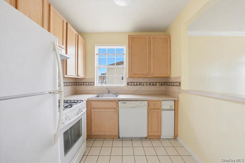163 Surf Drive, Unit 106 photo 4