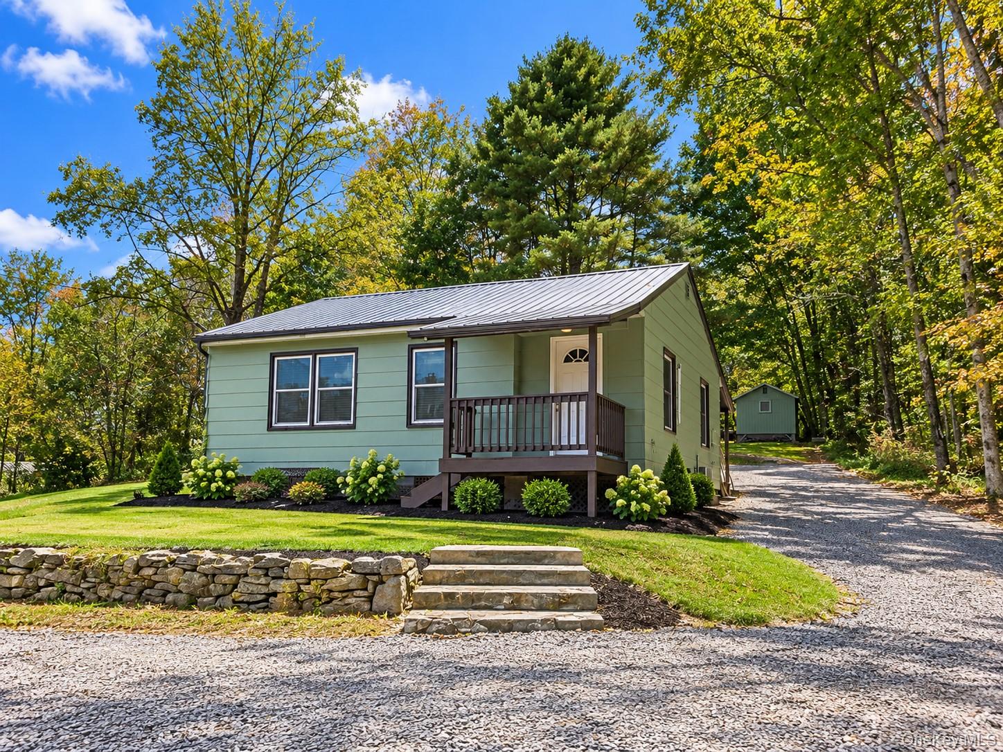 200 Daub Road – For Sale