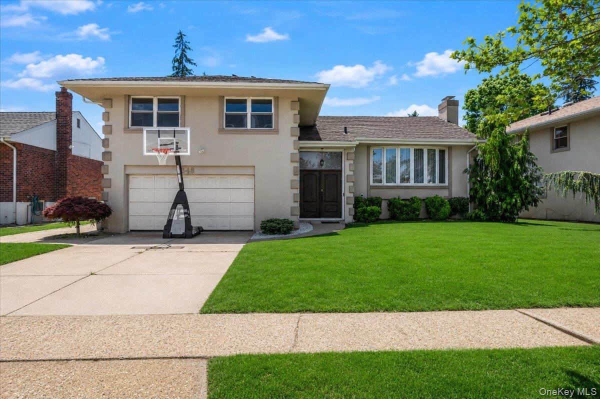 648 Diane Place – For Sale