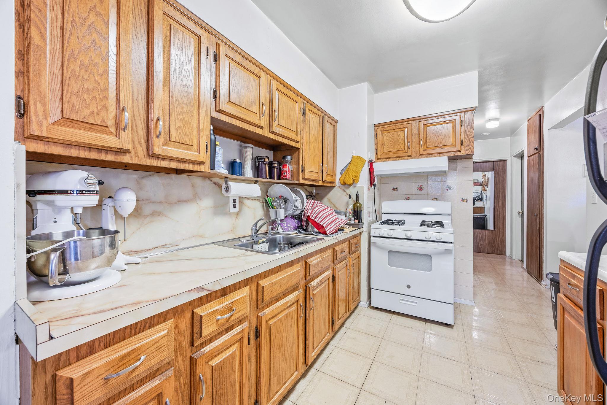 2427 78th Street – For Sale photo 8