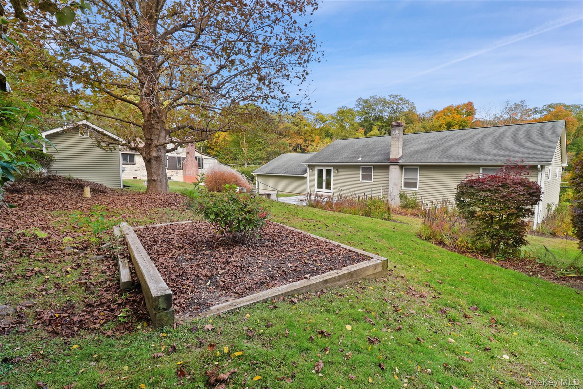 25 Hill Street – For Sale photo 39