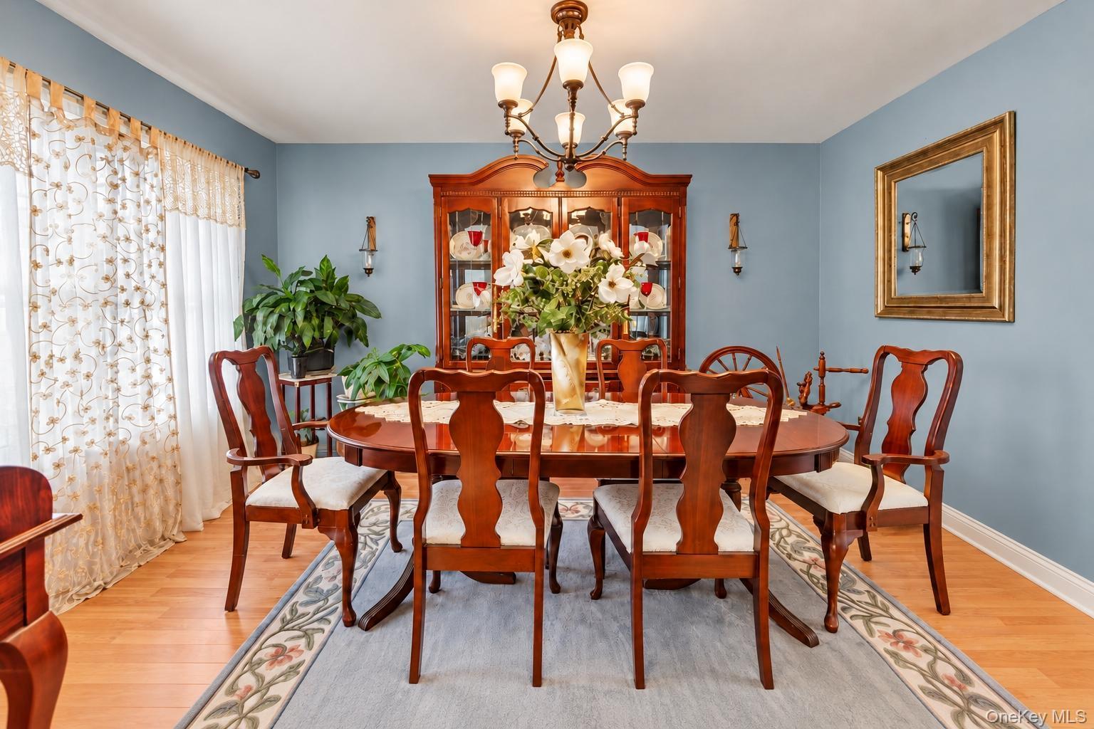 11 Carston Street W – For Sale photo 7