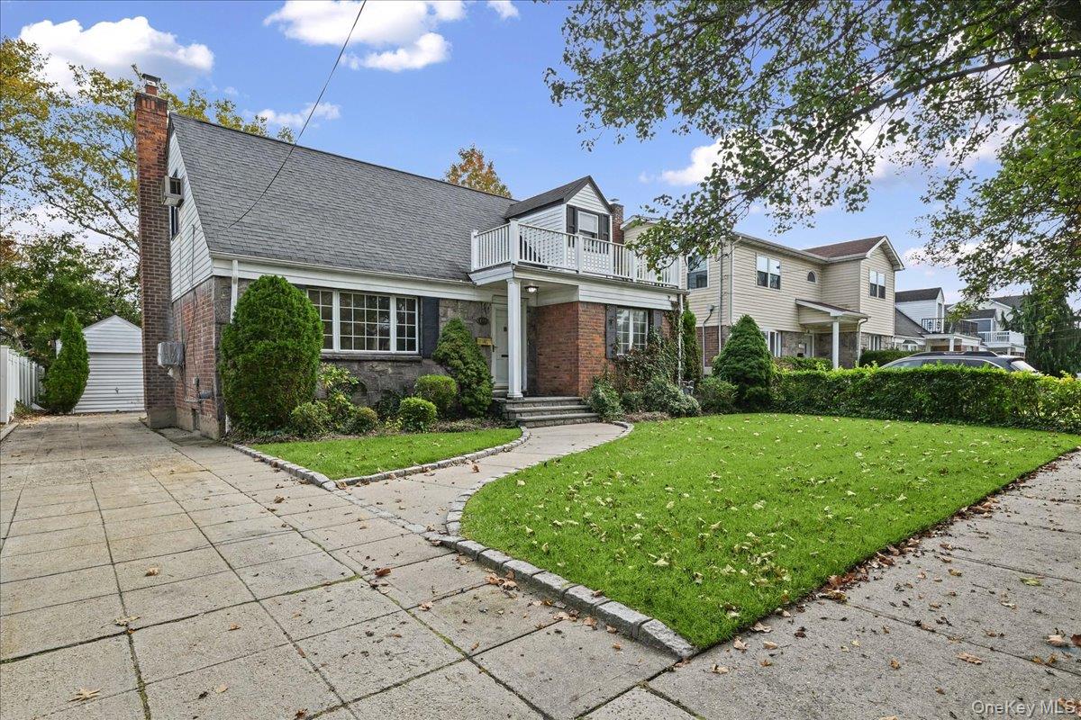 121 Norman Street – For Sale