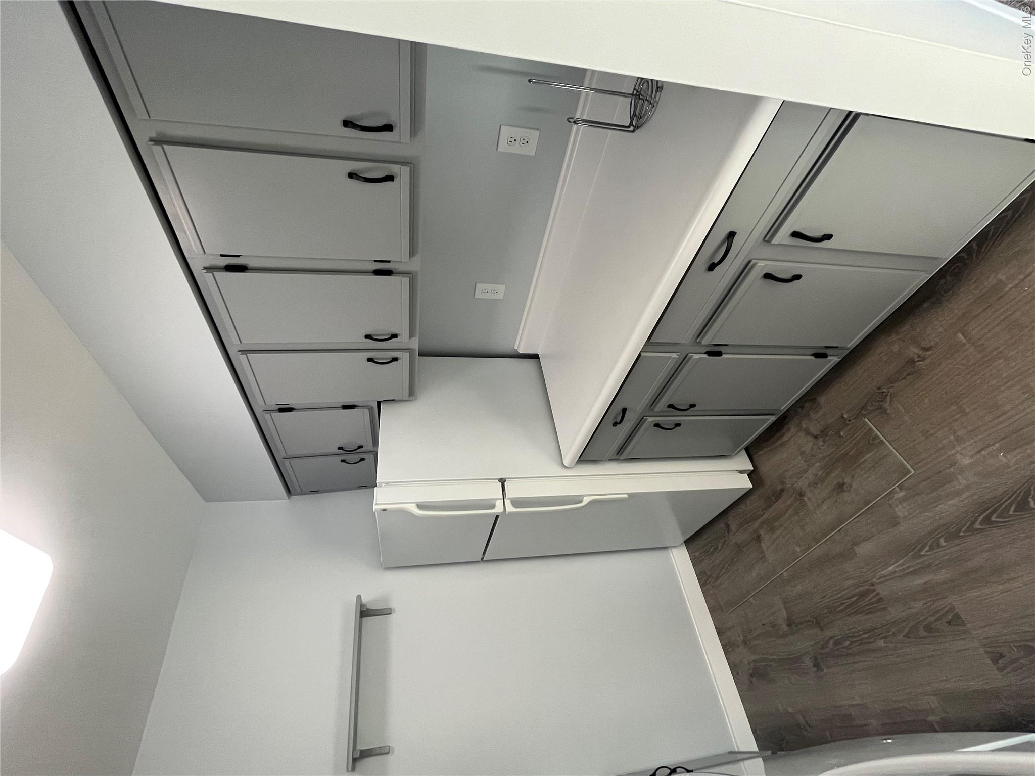 400 Mount Pleasant Avenue, Unit 2D photo 3