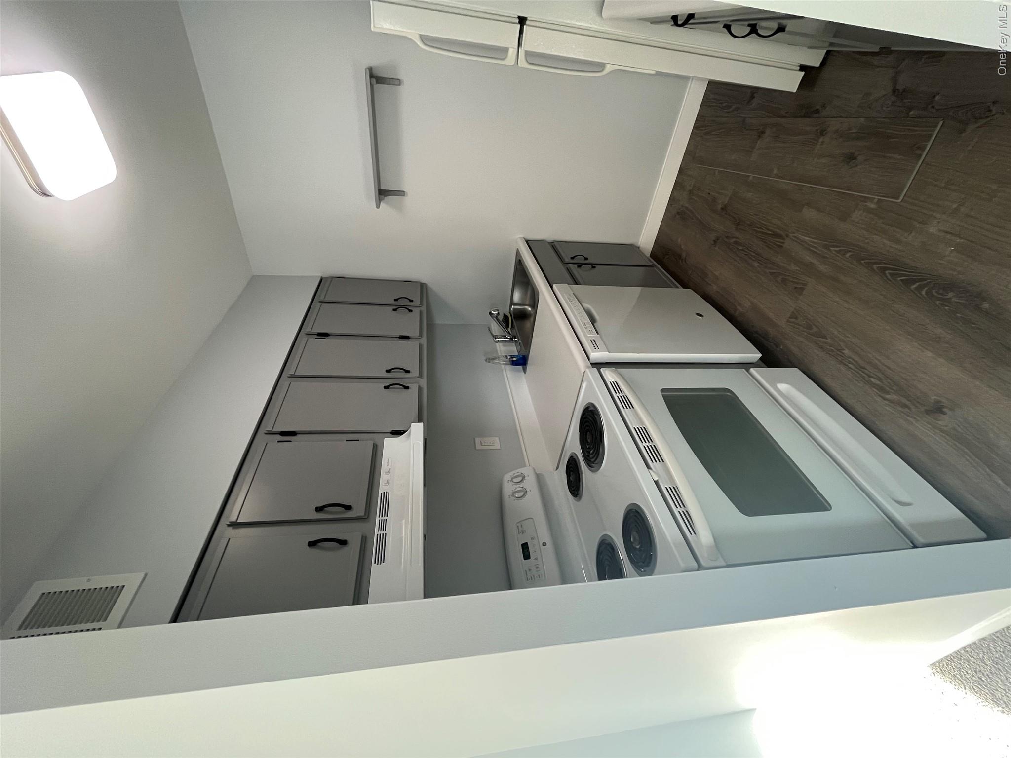 400 Mount Pleasant Avenue, Unit 2D photo 4