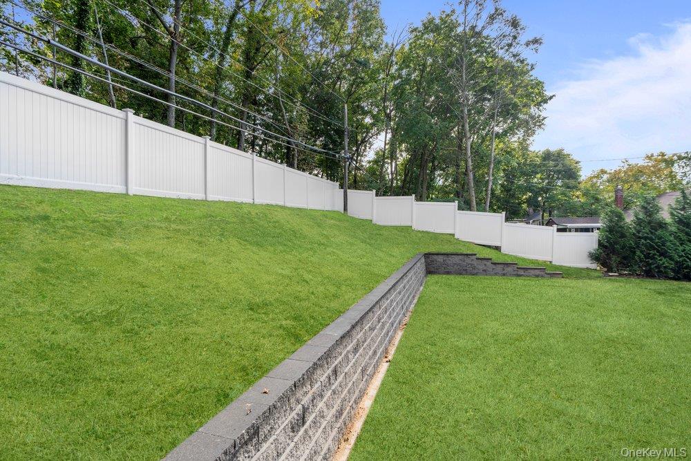 12 E Park Drive – For Sale photo 2