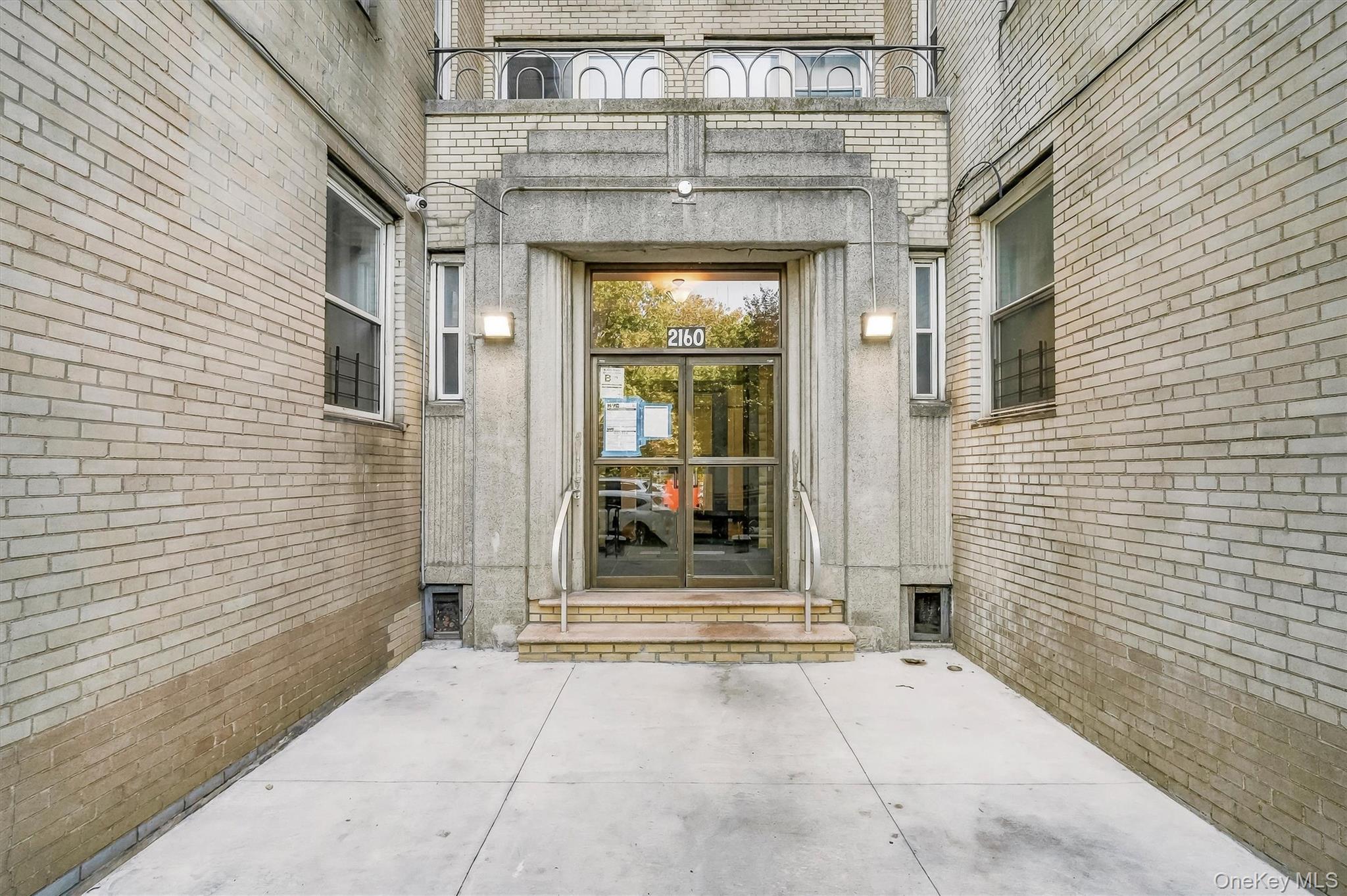 2160 Bronx Park East, Unit 5D photo 2