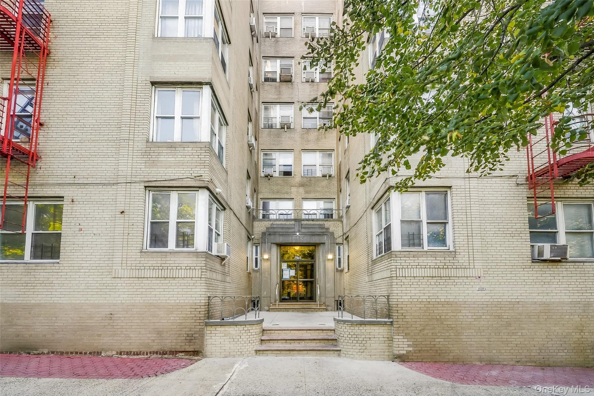 2160 Bronx Park East, Unit 5D