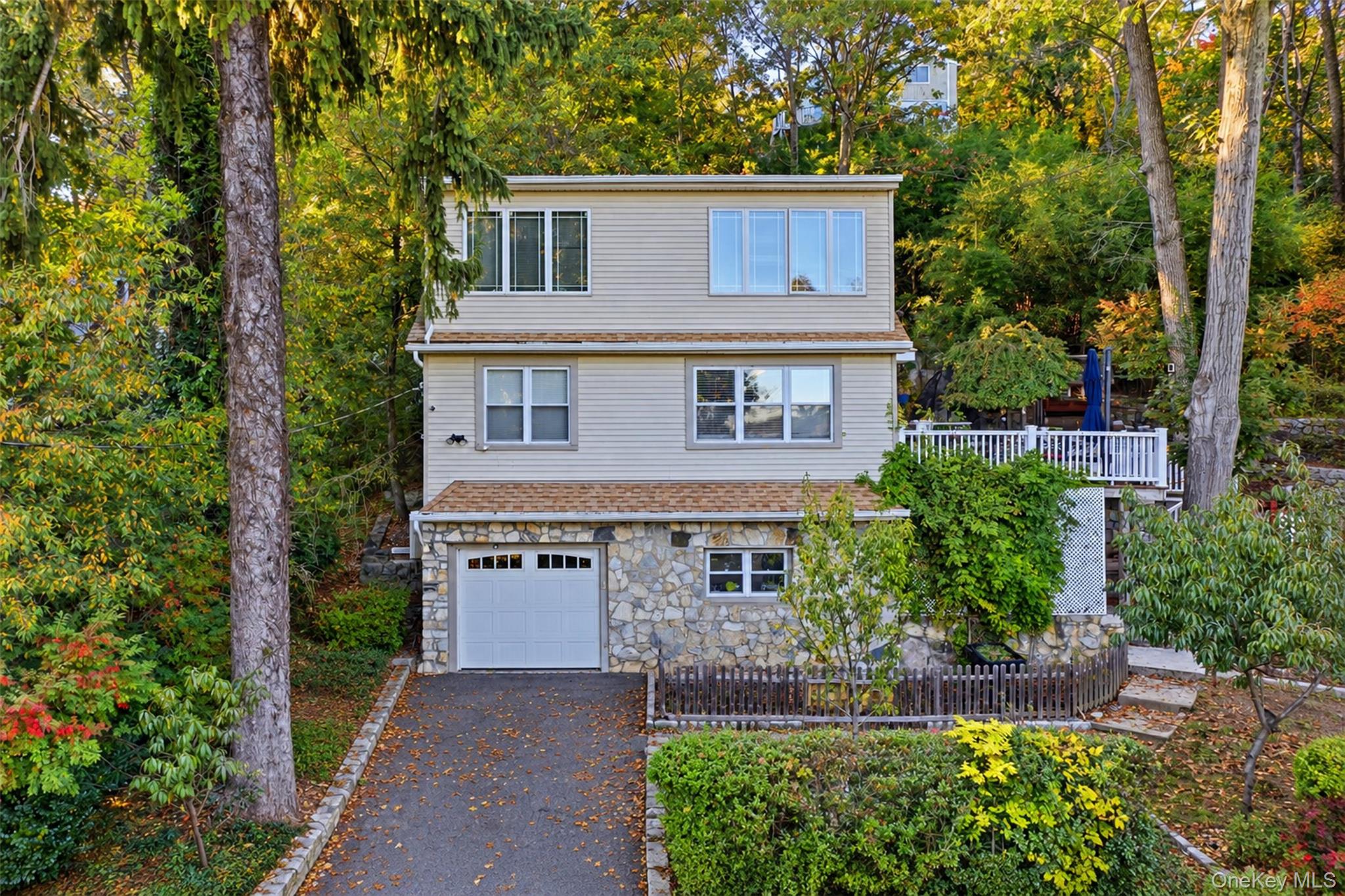 55 Tanglewylde Road – For Sale