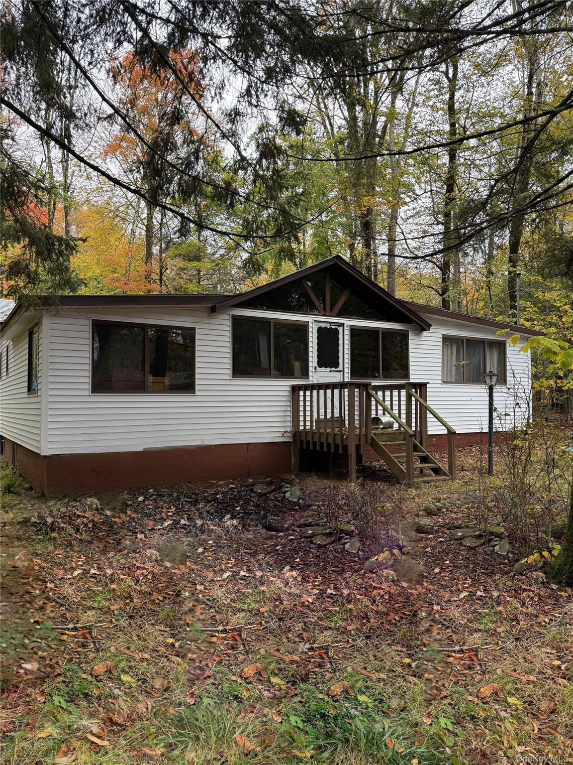 6 W Oakland Drive – For Sale