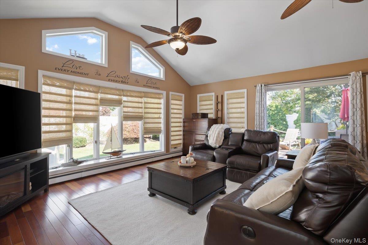 1 5th Avenue – For Sale photo 9