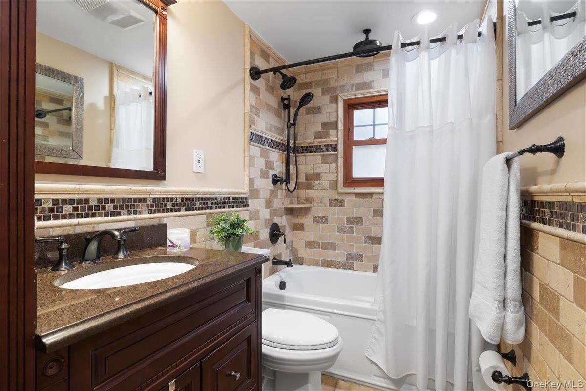 1 5th Avenue – For Sale photo 16