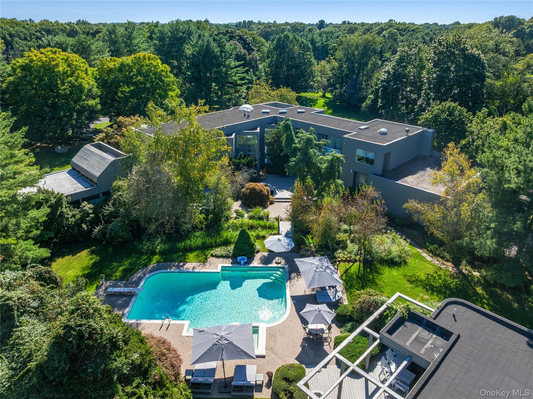 18 Chestnut Hill Drive – For Sale