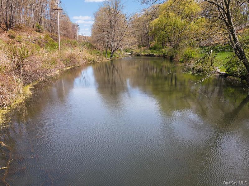 54 Cross Pond Road – For Sale photo 4