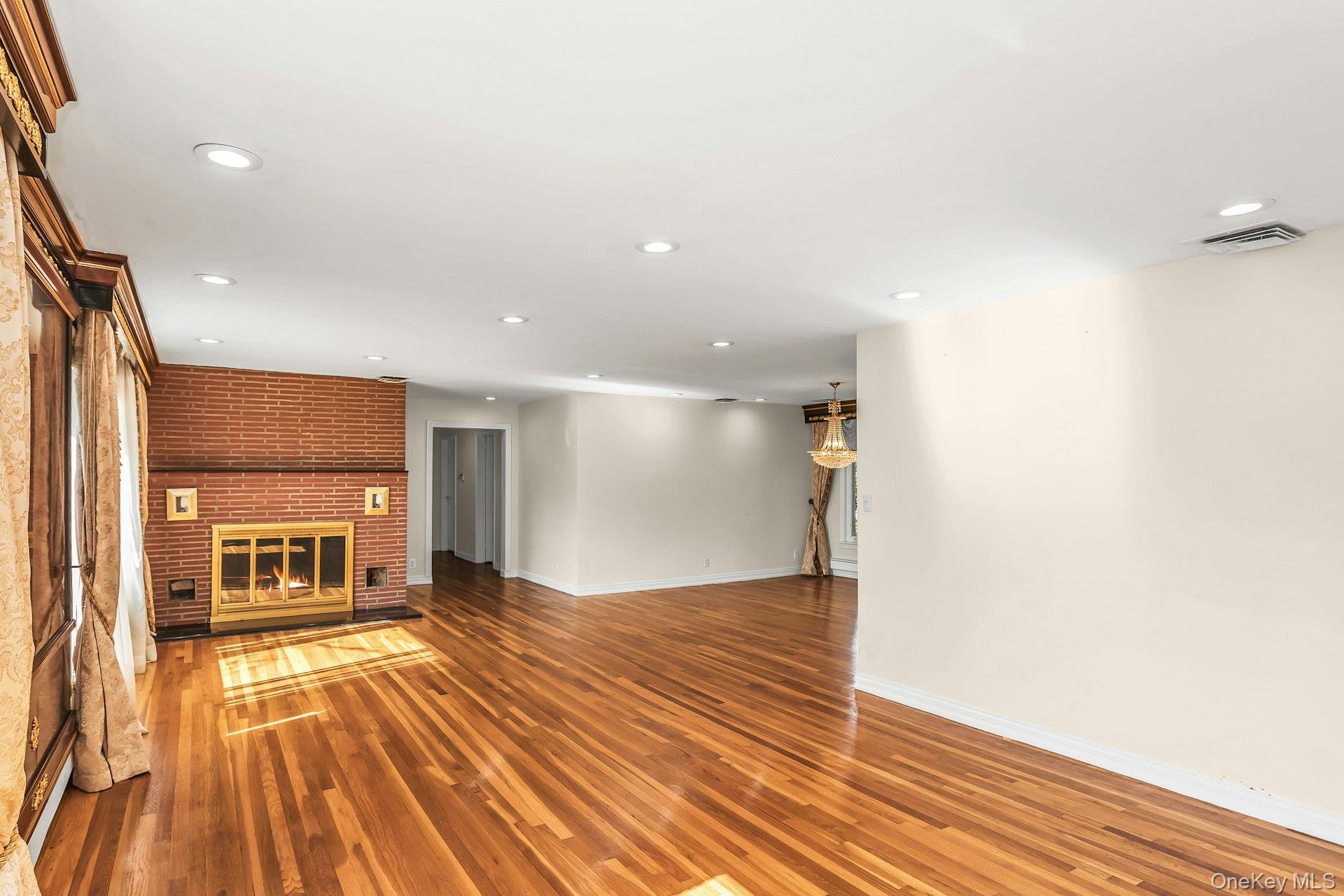 260 Oakridge Lane – For Rent photo 8