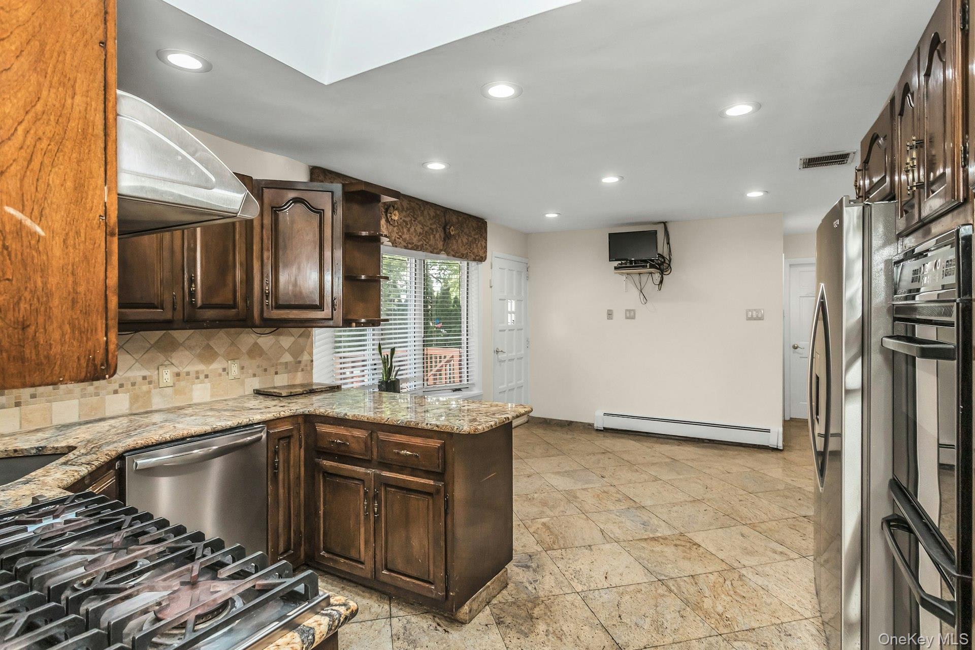260 Oakridge Lane – For Rent photo 16