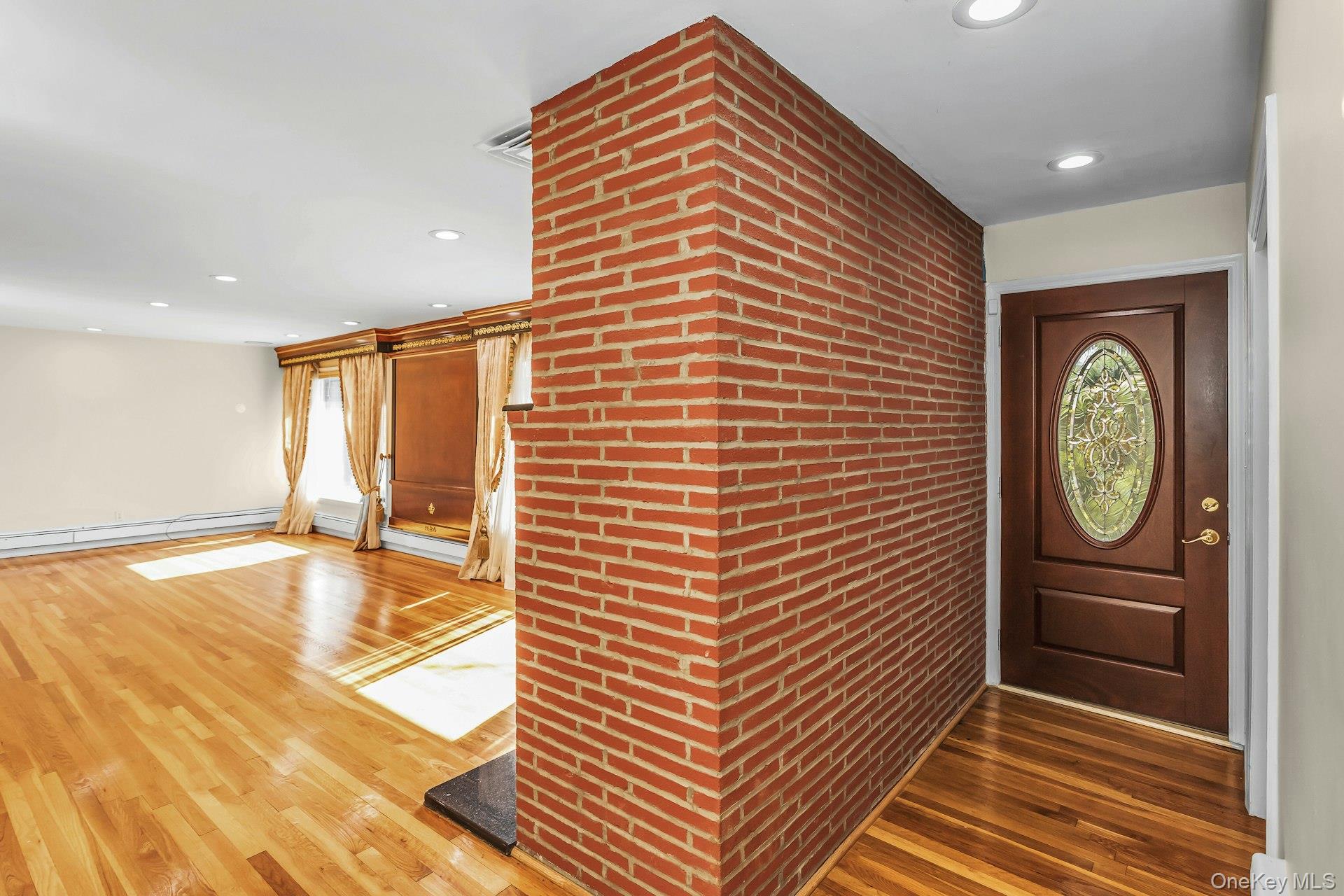 260 Oakridge Lane – For Rent photo 6