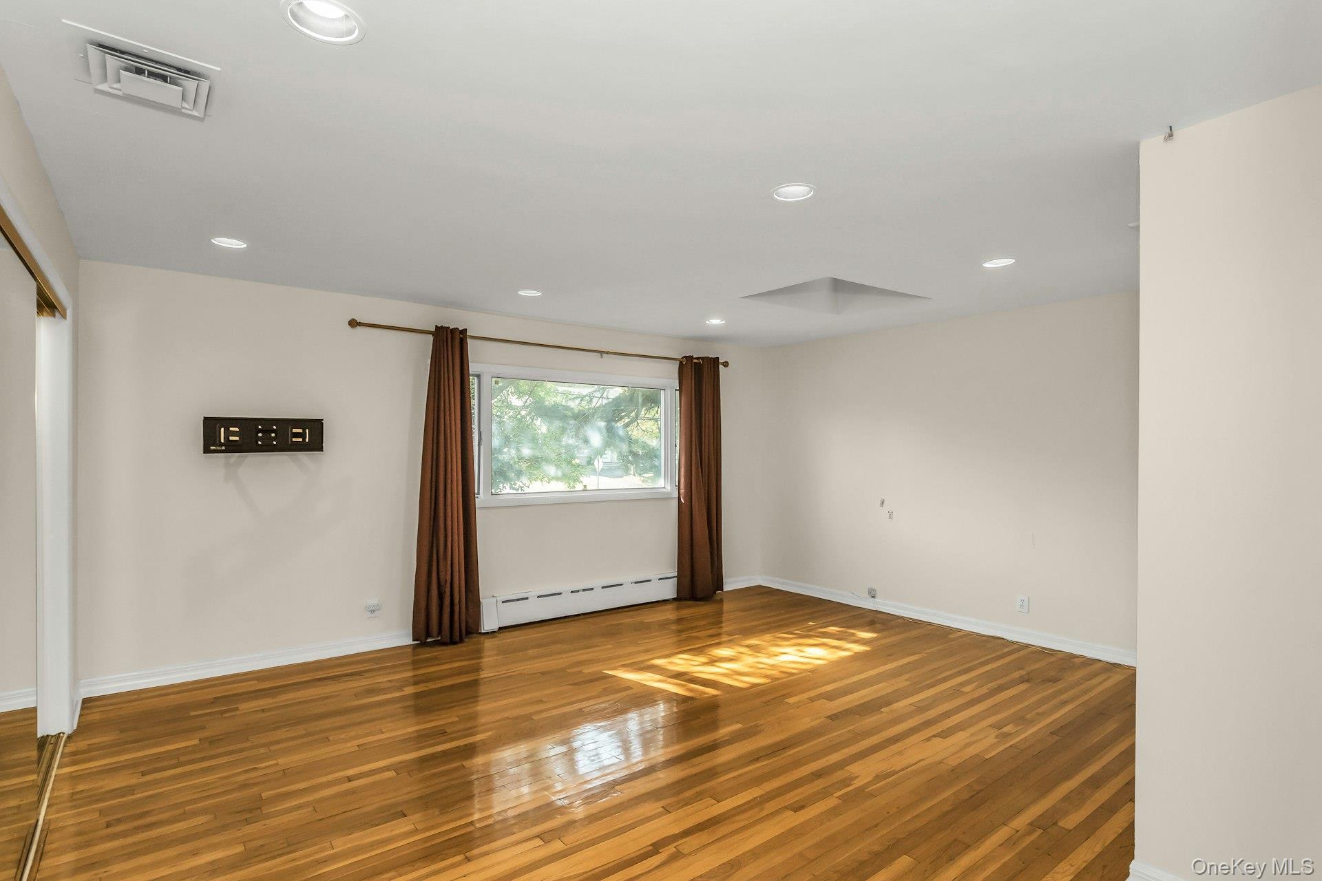 260 Oakridge Lane – For Rent photo 18