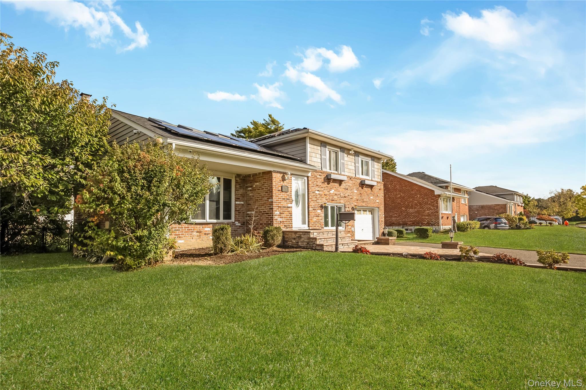 19 Grant Street – For Sale photo 2
