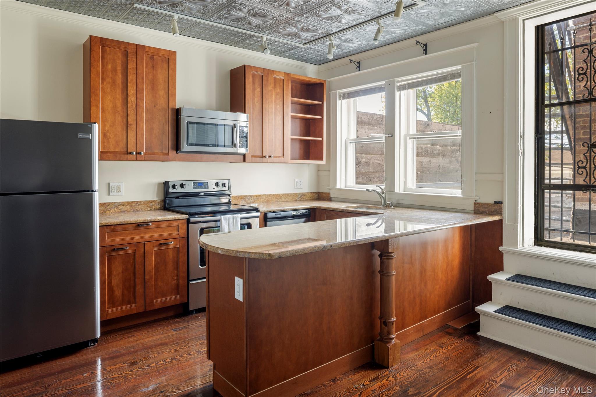 511 Warren Street – For Sale photo 16