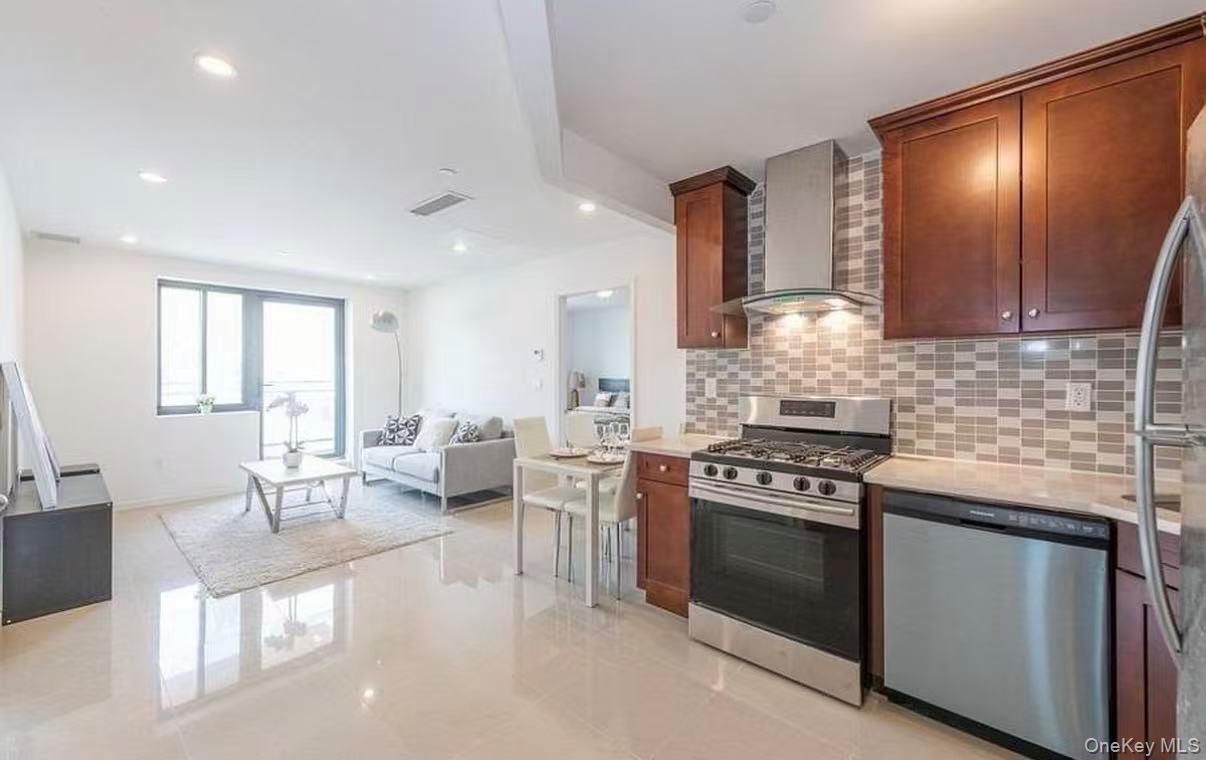 214-11 35th Avenue, Unit 3C photo 4