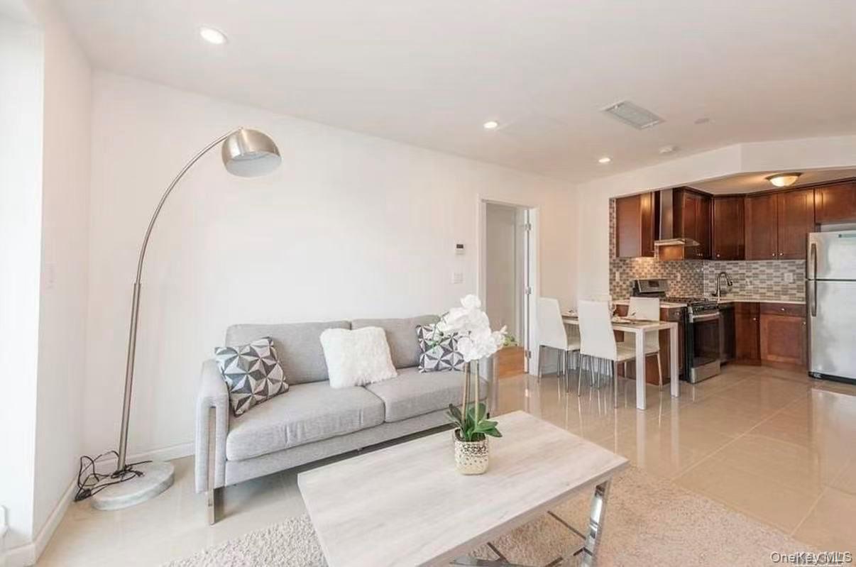 214-11 35th Avenue, Unit 3C photo 3